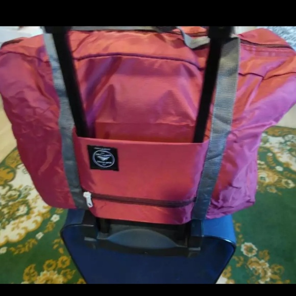 Burgundy travel weekend duffel hockey gym carryon hospital bag - Picture 2 of 5